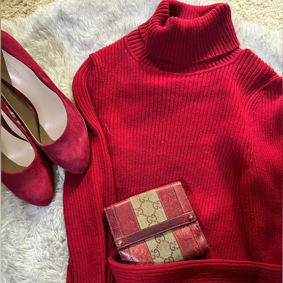 GUCCI authentic monogram VINTAGE RED Bifold wallet w/ pyramid studs GUC!!! - Picture 1 of 10